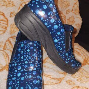 Easy Street Easy Works Clogs nurse shoes Size 9W